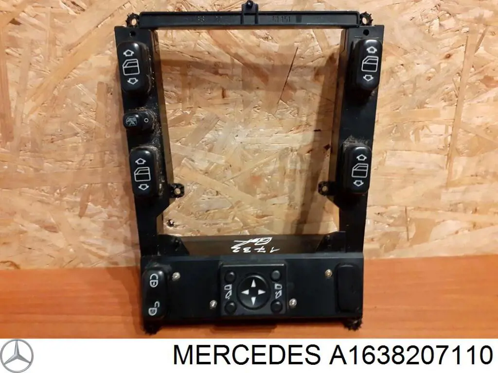A1638207110 Mercedes Panel przyciskowy sterowania podnośnikiem szyb konsoli centralnej