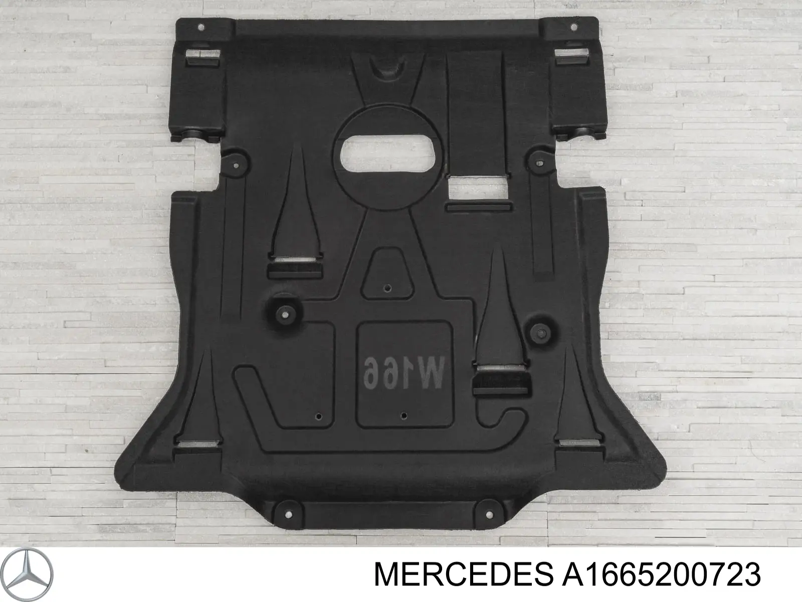 Osłona silnika przednia Mercedes A1665200723 cena, od 50,35 USD