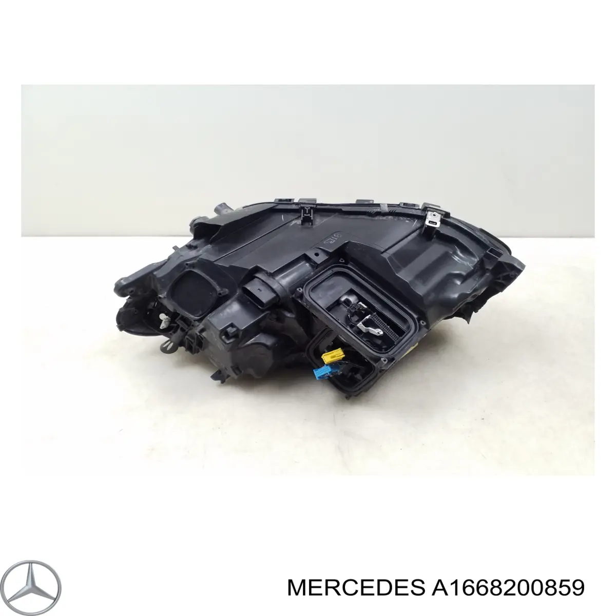 Reflektor prawy Mercedes A1668200859 cena, od 99,83 USD