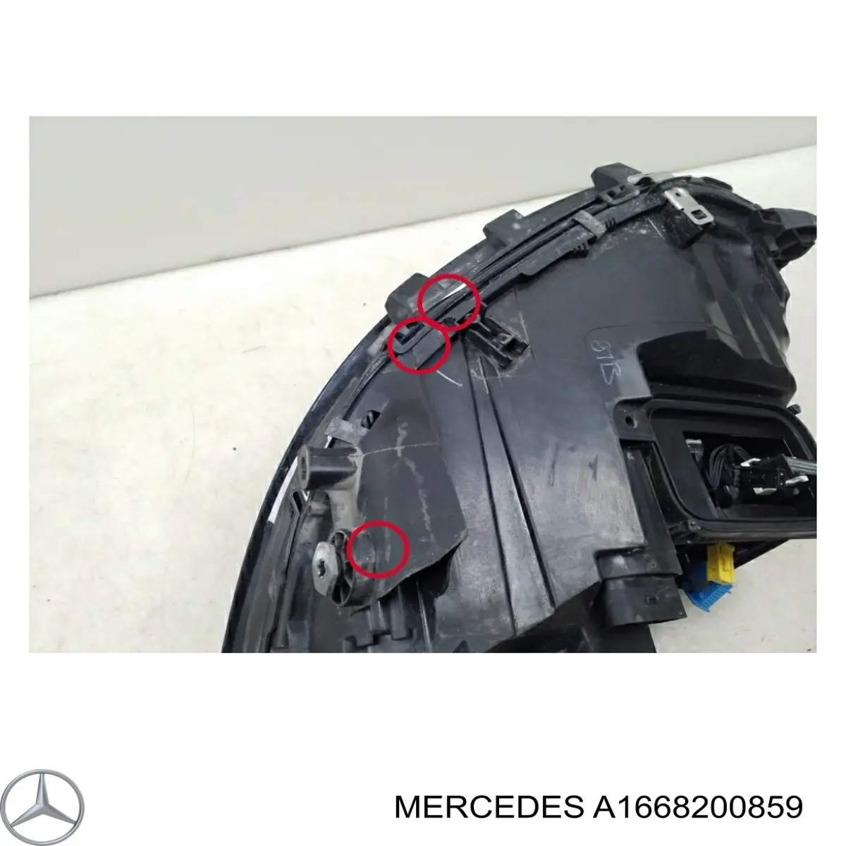 A1668200859 Mercedes Reflektor prawy
