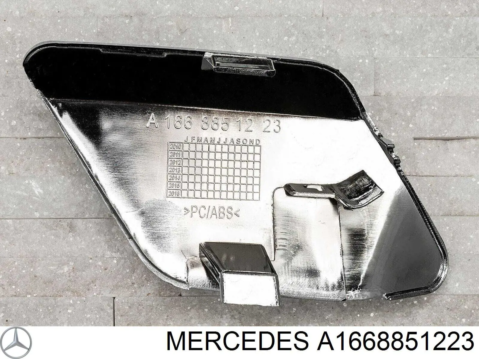 Zaślepka haku holowniczego zderzaka przednia Mercedes A1668851223 cena, od 26,56 USD