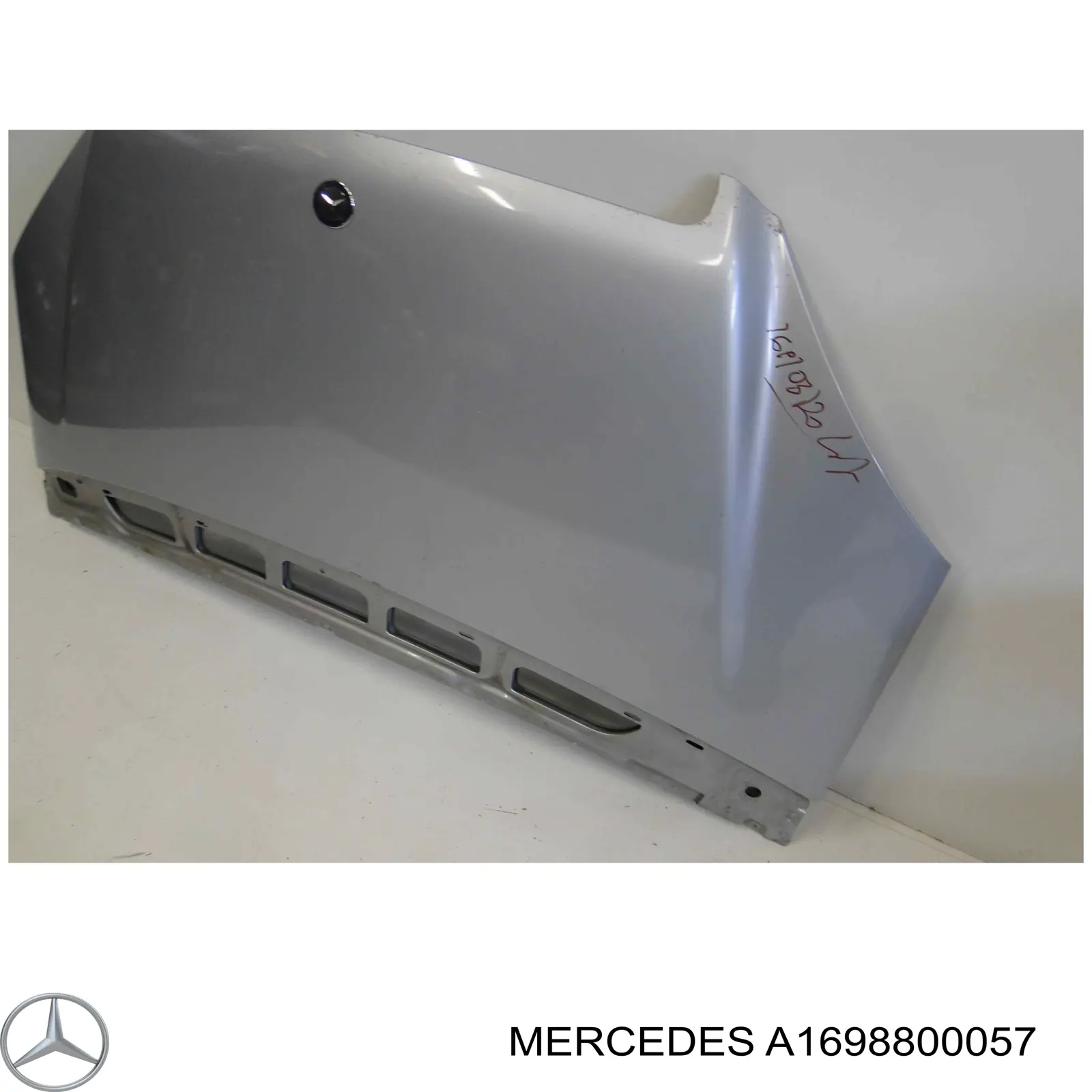 Maska silnika Mercedes A1698800057 cena, od 308,16 USD