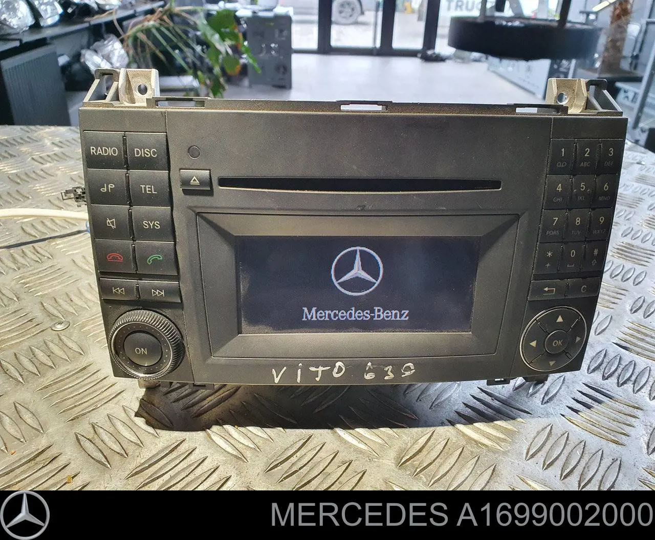 A1699002000 Mercedes Radioodtwarzacz (radio AM/FM)