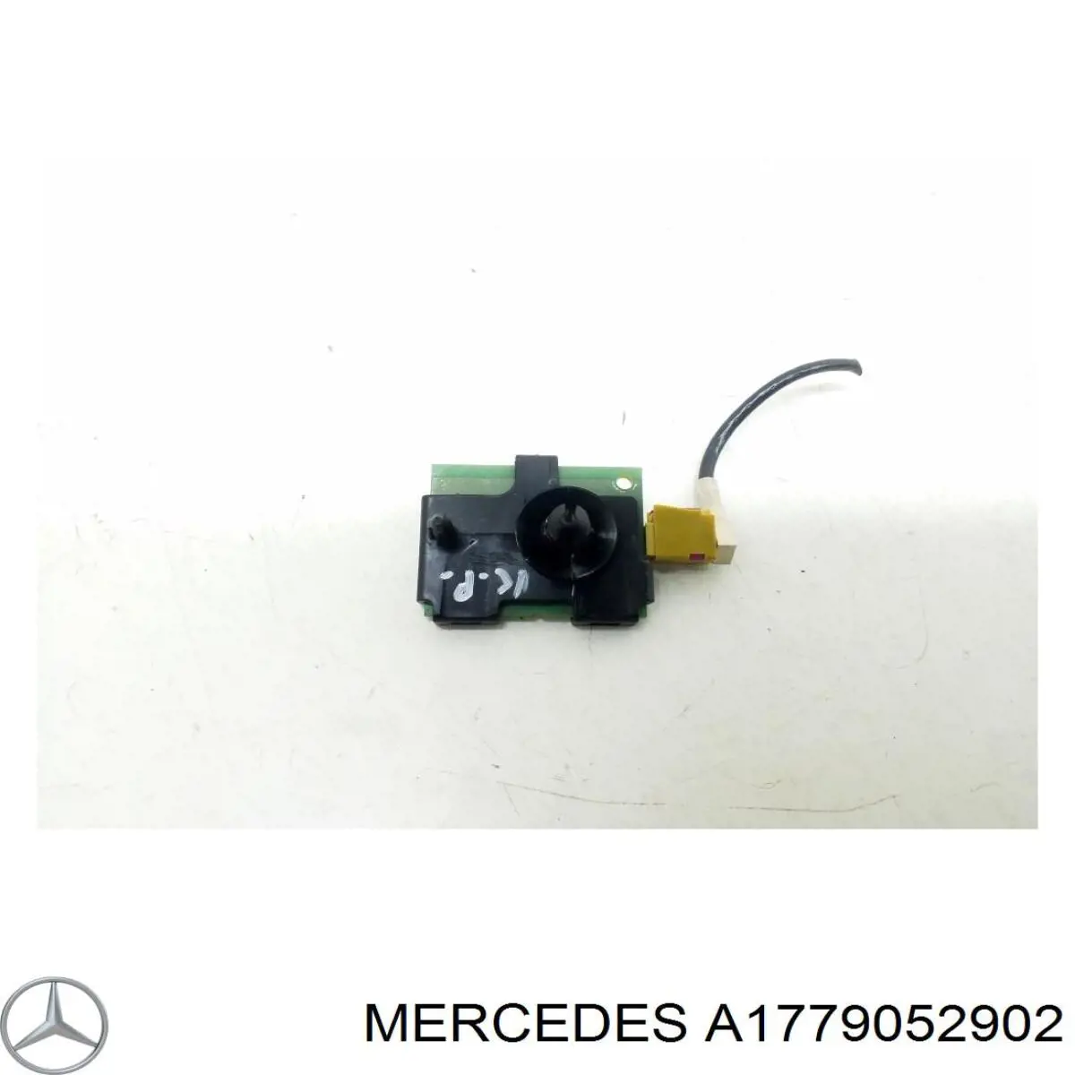 Antena Mercedes A1779052902 cena, od 37,46 USD