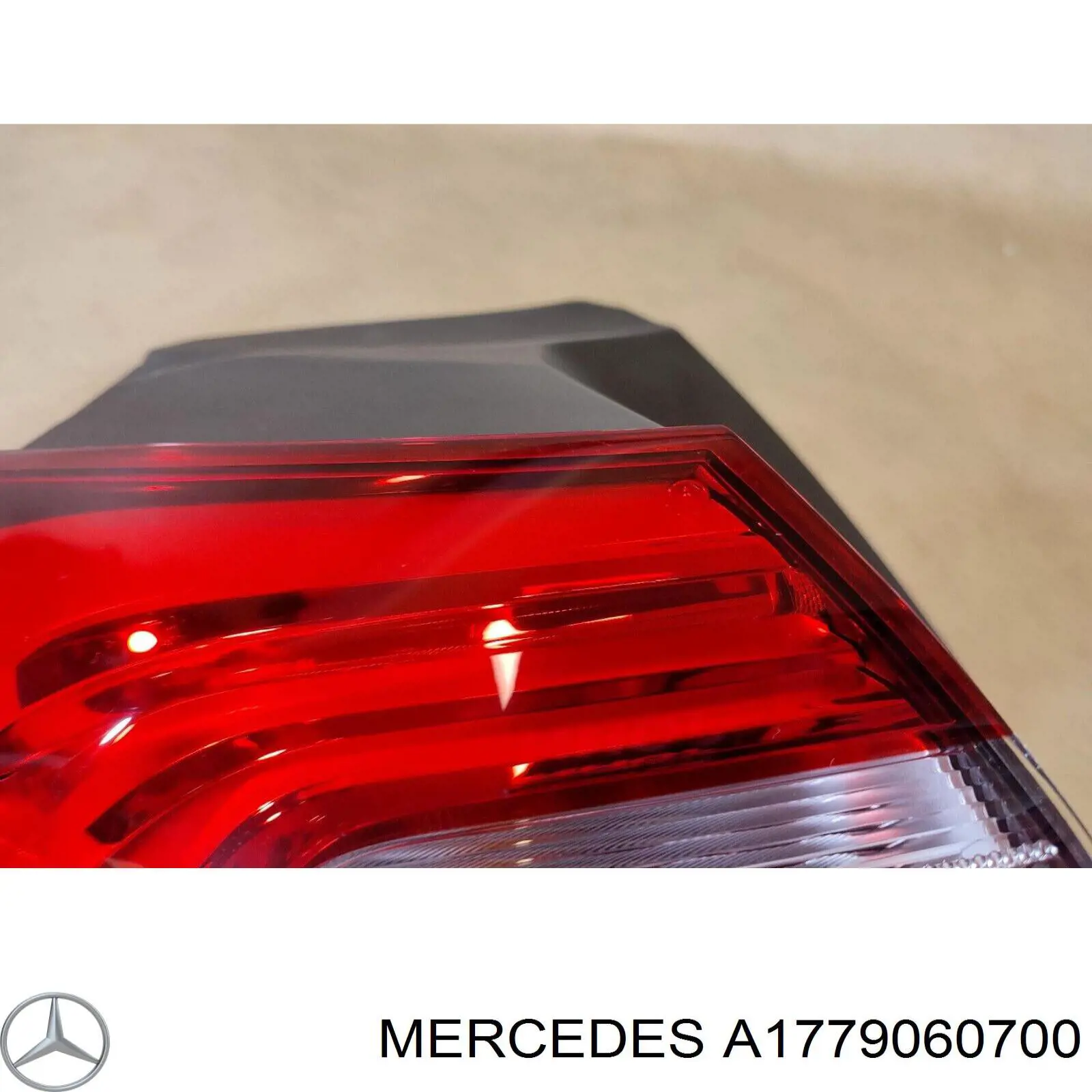  Lampa zespolona tylna lewa Mercedes A 
