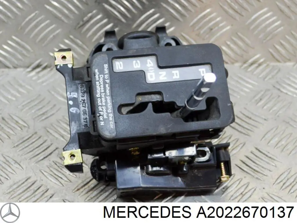 A2022670137 Mercedes Mechanizm zmiany biegów (cięgno)