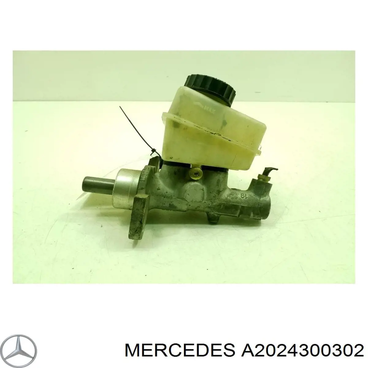 Zbiorniczek głównego cylindra hamulcowego (płynu hamulcowego) Mercedes CLK coupe (C208) (1997 - 2002) cena, od 46,32 USD