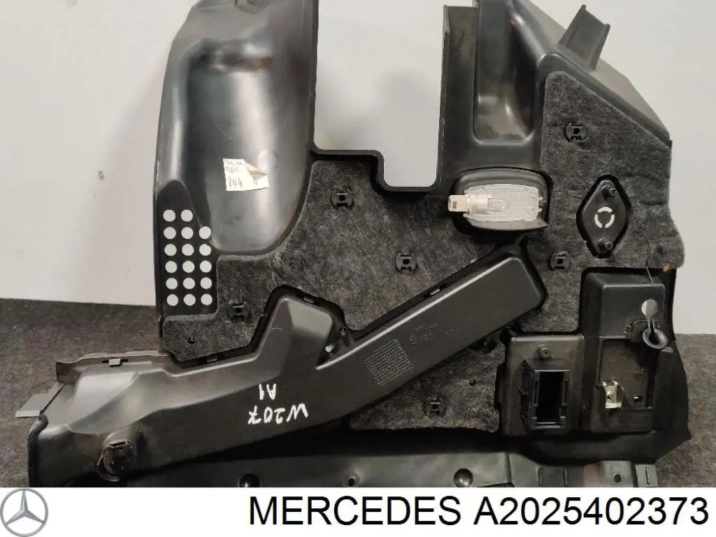 Do koszyka A2025402373 Mercedes Pokrywa złącza diagnostycznego