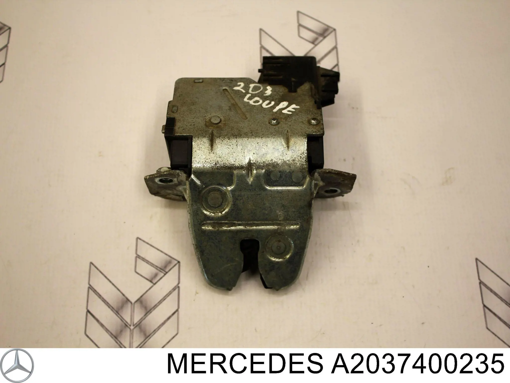 Zamek klapy bagażnika (3/5 drzwi tylnych) do Mercedes C  CL203