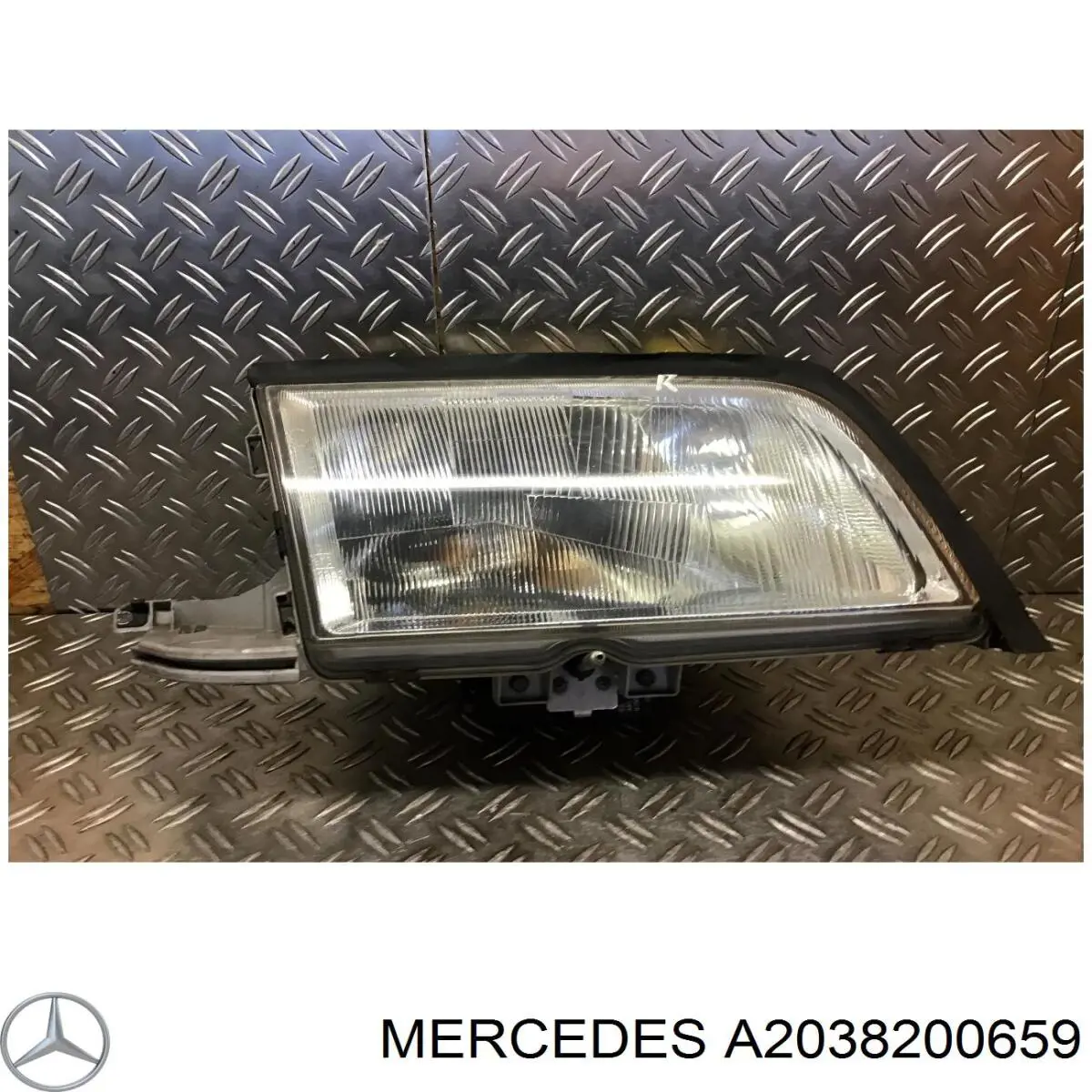 A2038200659 Mercedes Reflektor prawy