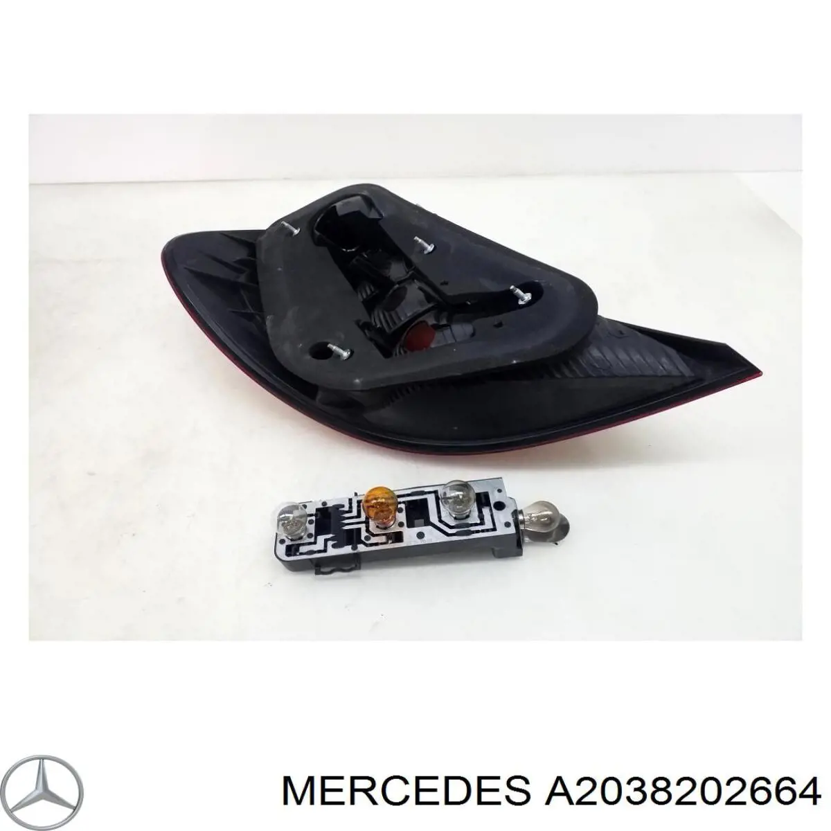 Lampa zespolona tylna prawa Mercedes A2038202664 cena, od 204,31 USD