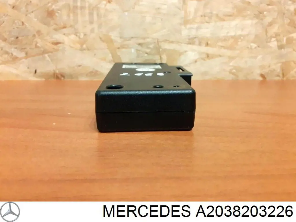 Blok sterowania telefonem Mercedes A2038203226 cena, od 41,38 USD