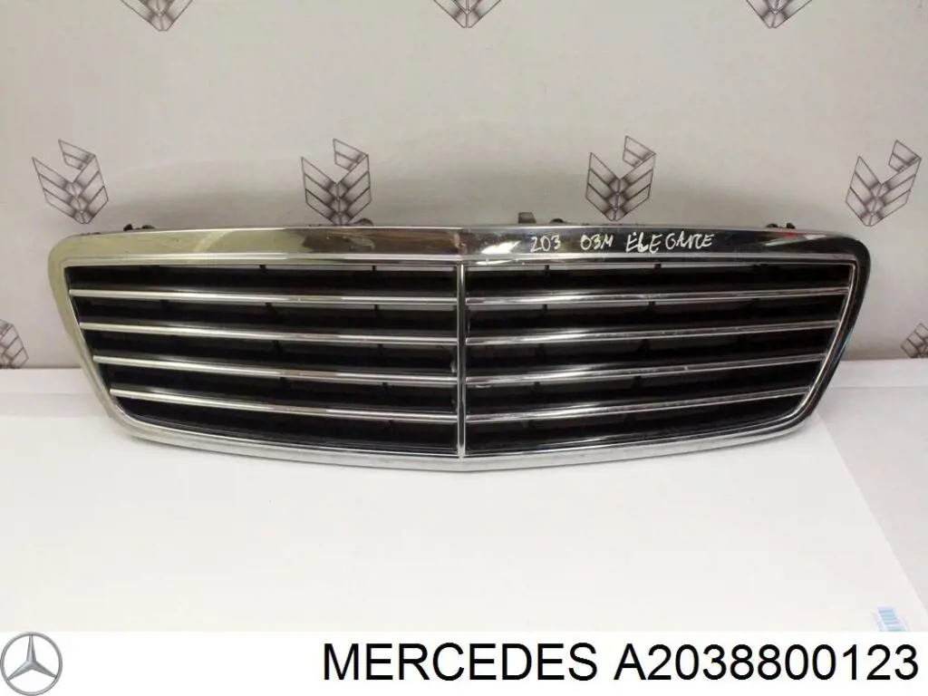 Atrapa chłodnicy Mercedes A2038800123 cena, od 98,75 USD
