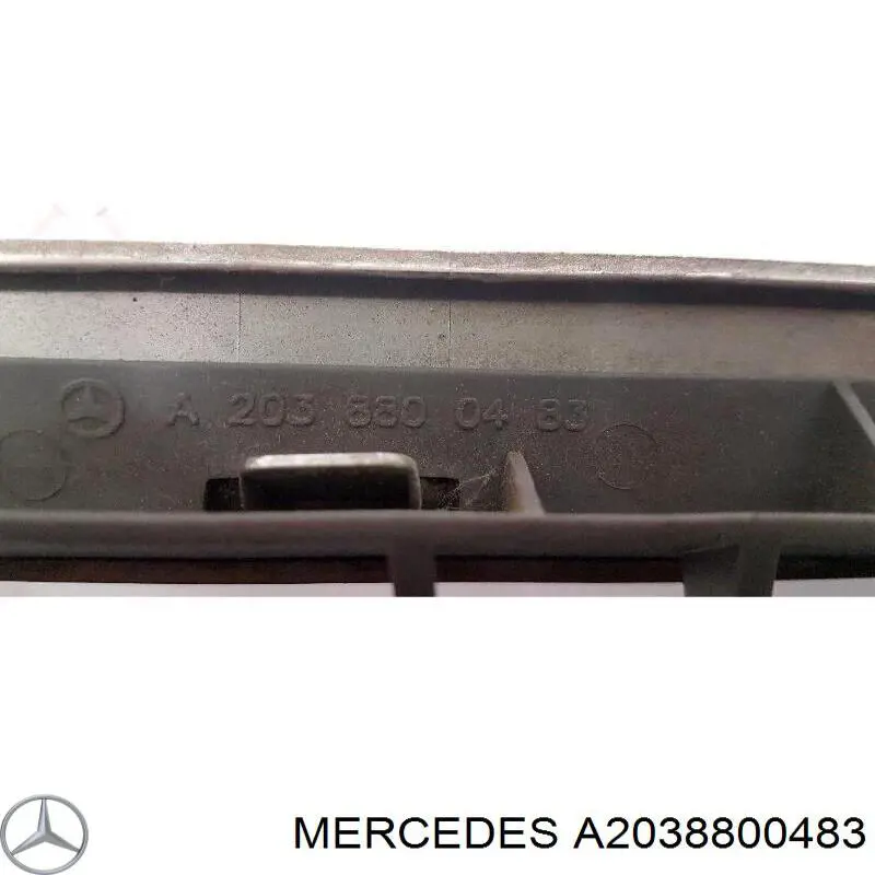 Atrapa chłodnicy Mercedes A2038800483 cena, od 98,75 USD