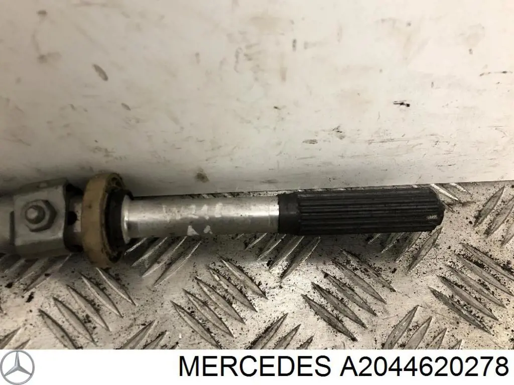 Do koszyka A2044620278 Mercedes Wał kolumny kierowniczej dolny