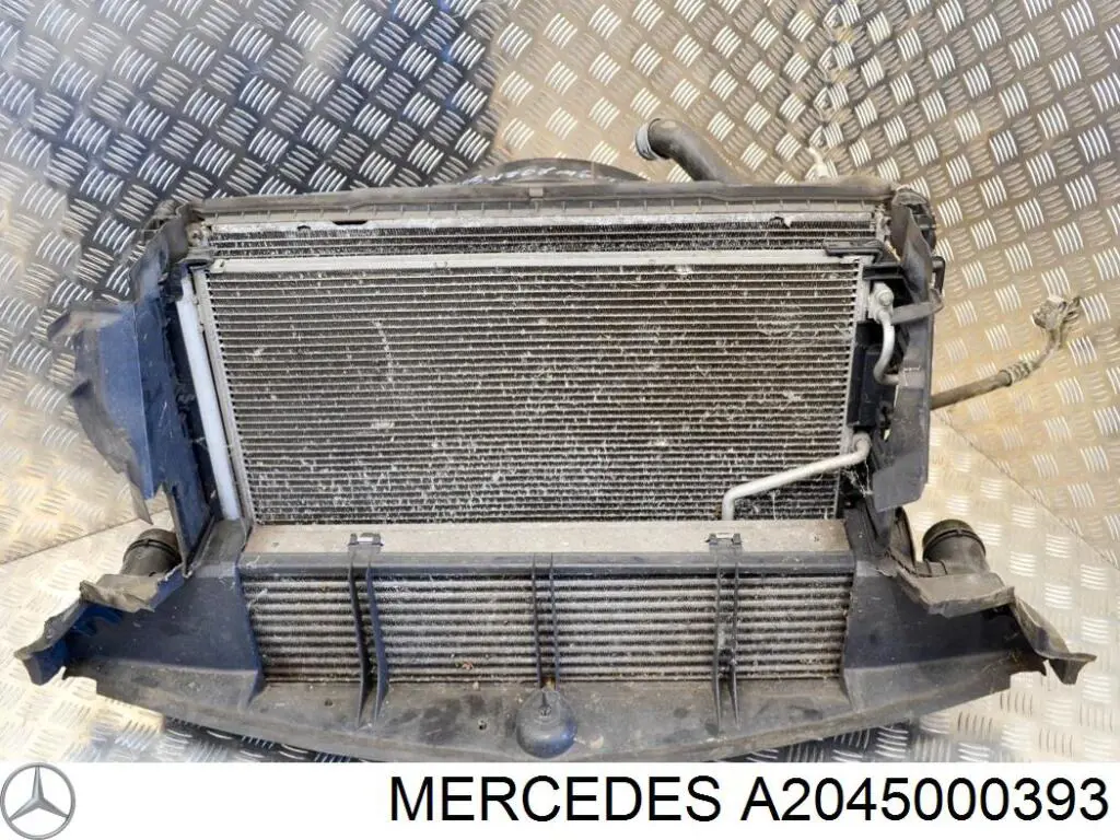 Dyfuzor chłodnicy, w komplecie z silnikiem i wirnikiem Mercedes A2045000393 cena, od 386,48 USD