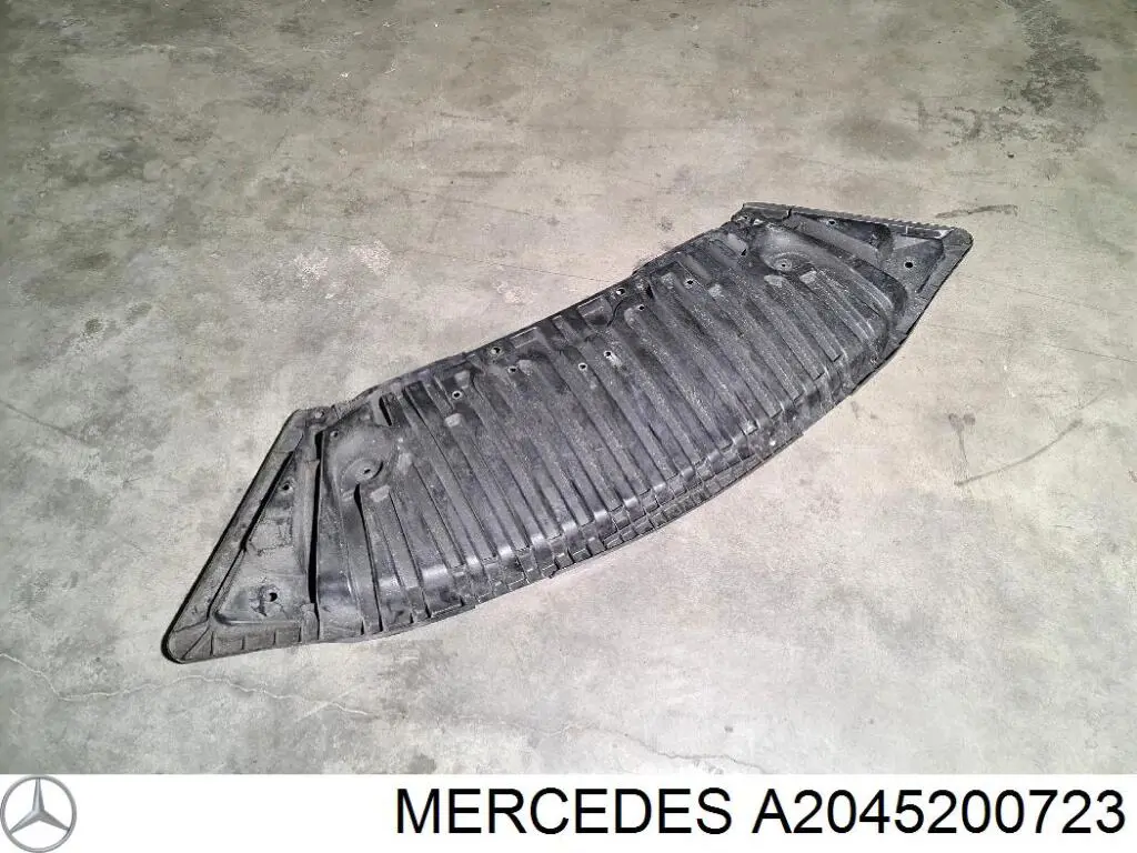 Osłona silnika przednia Mercedes A2045200723 cena, od 77,65 USD