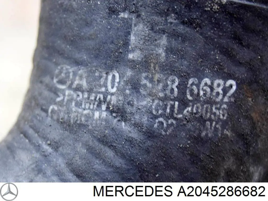 Przewód (króciec) intercoolera Mercedes A2045286682 cena, od 98,32 USD