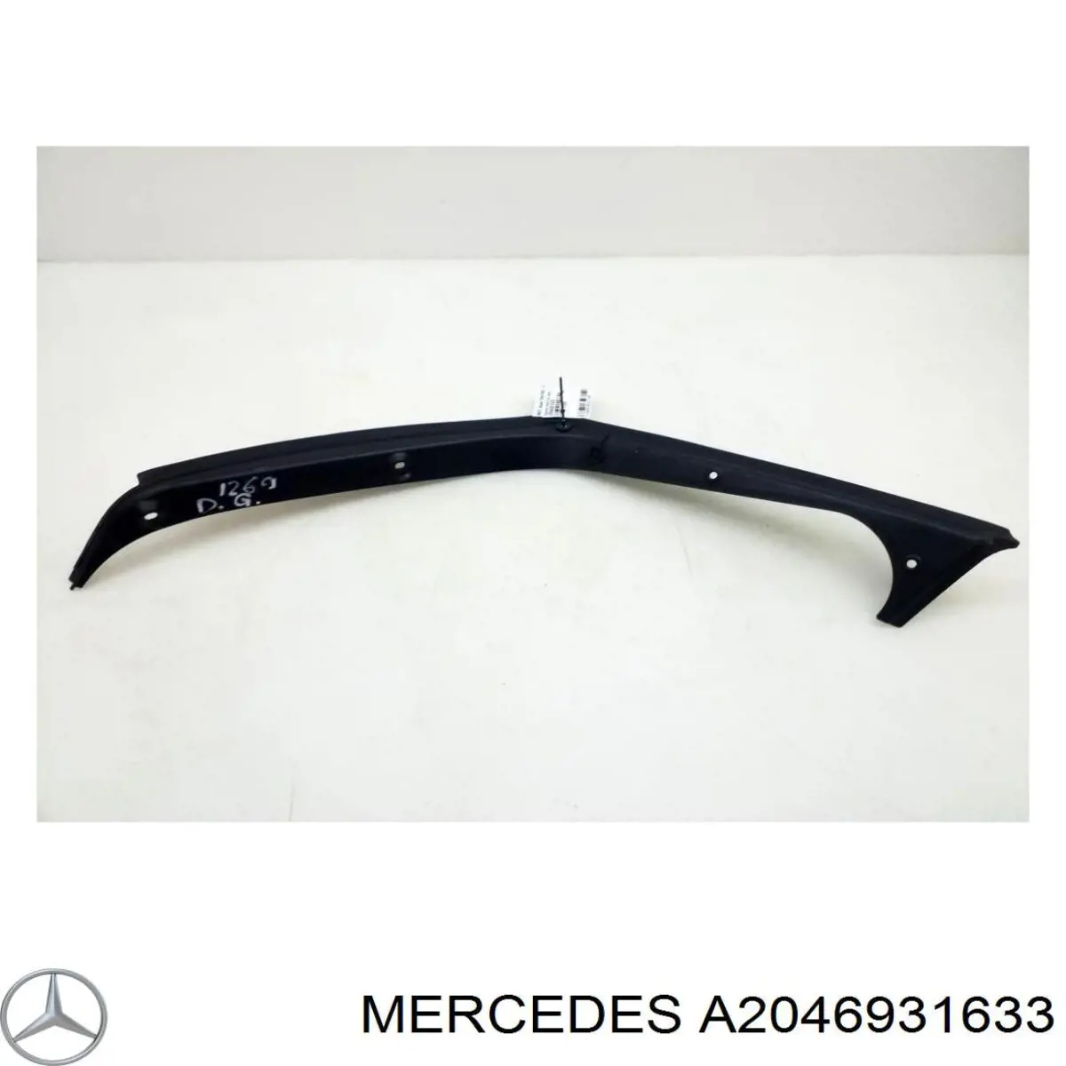 Tapicerka bagażnika prawa Mercedes A2046931633 cena, od 36,98 USD