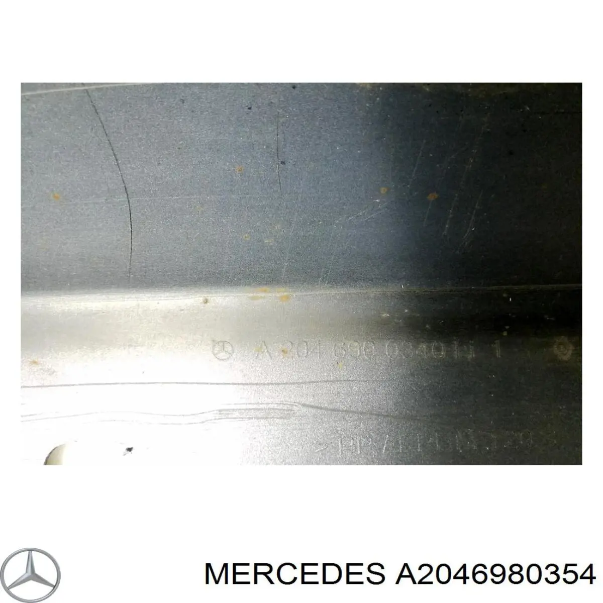 Do koszyka A2046980354 Mercedes Nakładka (listwa ochronna) na próg zewnętrzna lewa