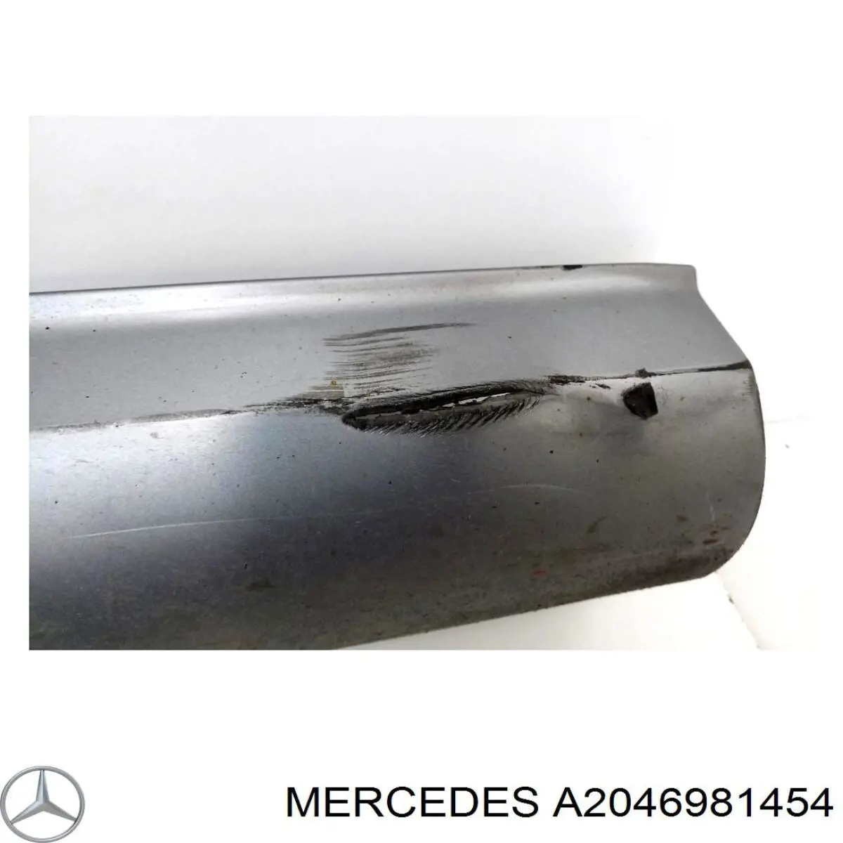Do koszyka A2046981454 Mercedes Nakładka (listwa ochronna) na próg zewnętrzna prawa