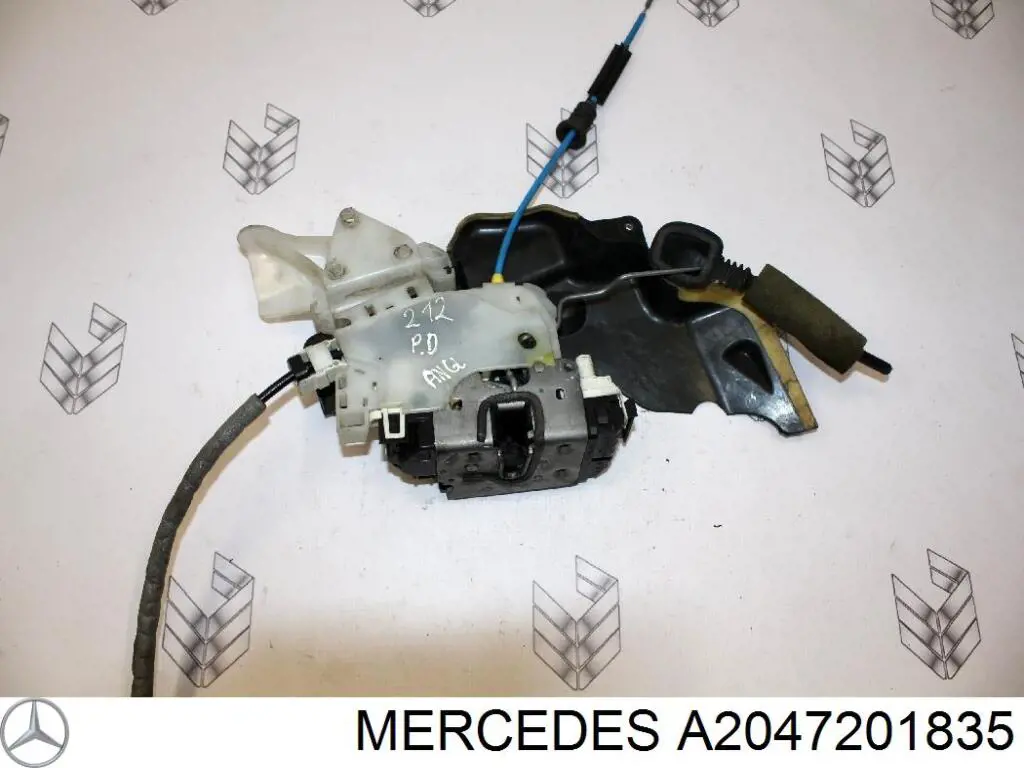 Zamek drzwi przednich prawych Mercedes A2047201835 cena, od 69,81 USD