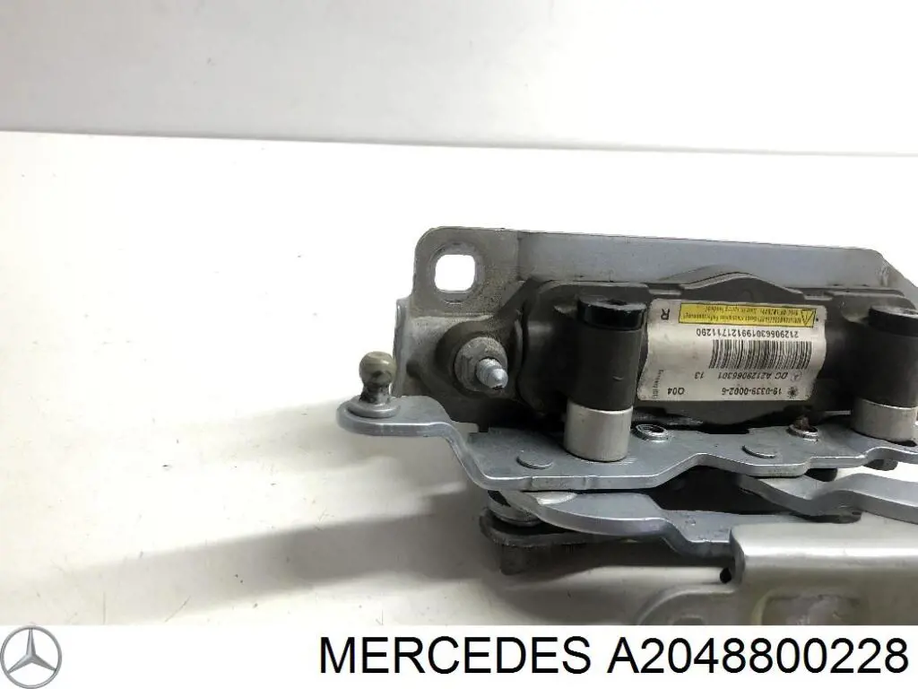Zawias maski prawy Mercedes A2048800228 cena, od 49,37 USD