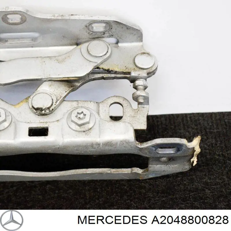 Zawias maski prawy Mercedes A2048800828 cena, od 54,48 USD
