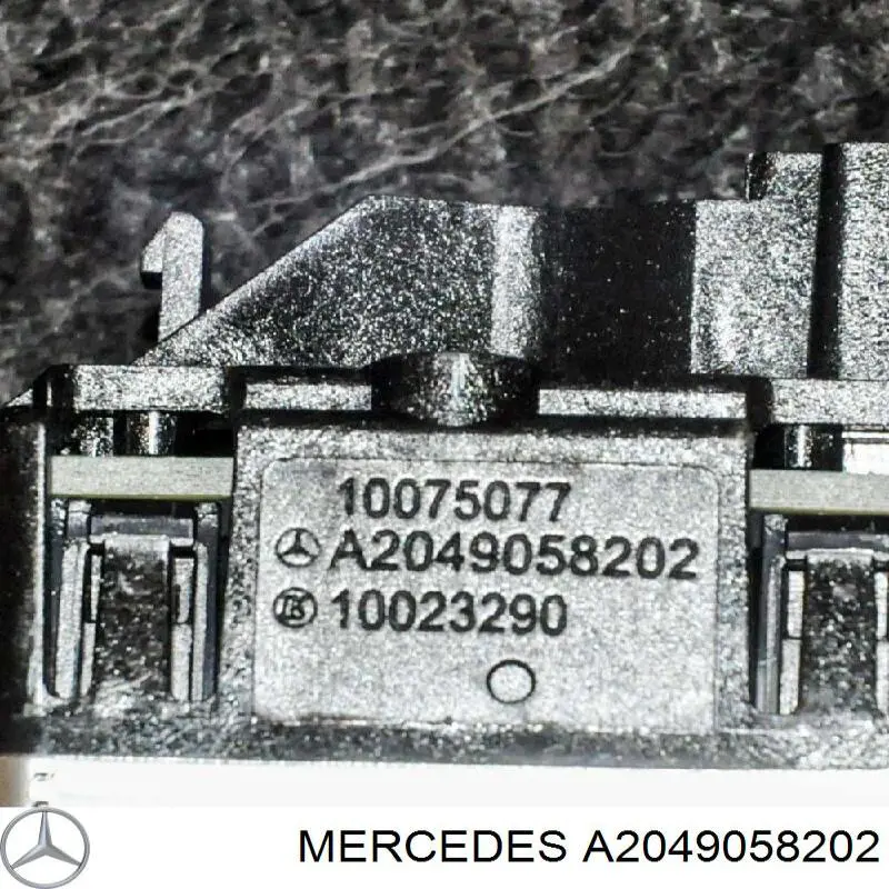 Włącznik przyciskowy podnośnika szyby przedni prawy Mercedes A2049058202 cena, od 24,83 USD
