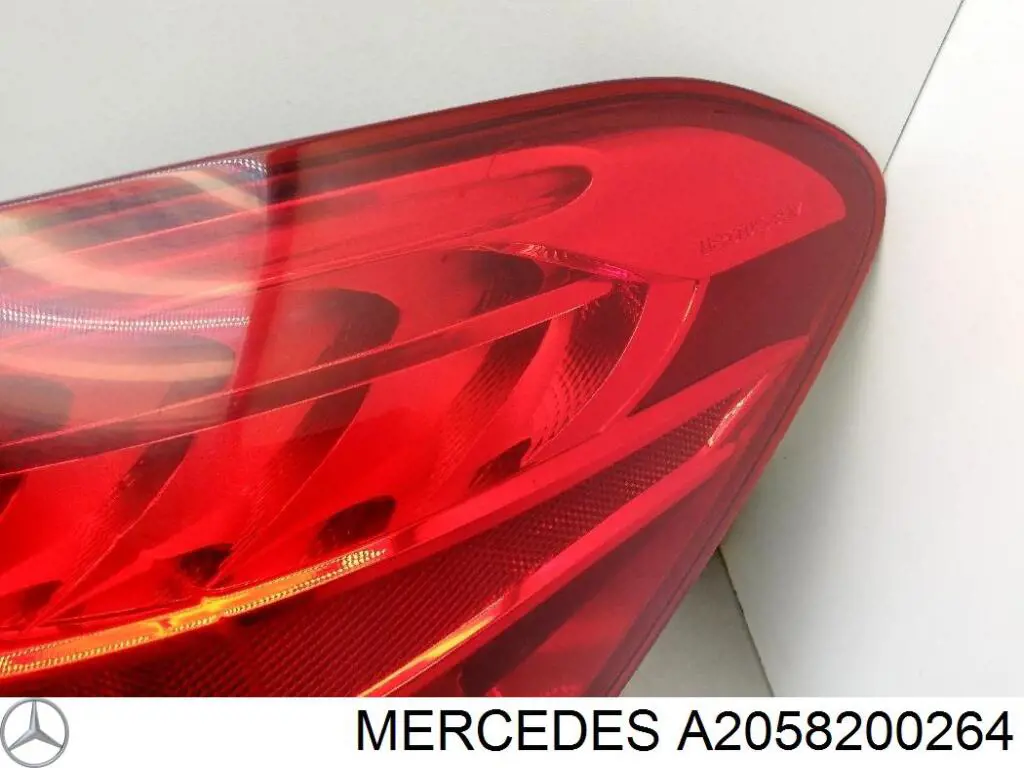 Lampa zespolona tylna prawa Mercedes A2058200264 cena, od 131,76 USD