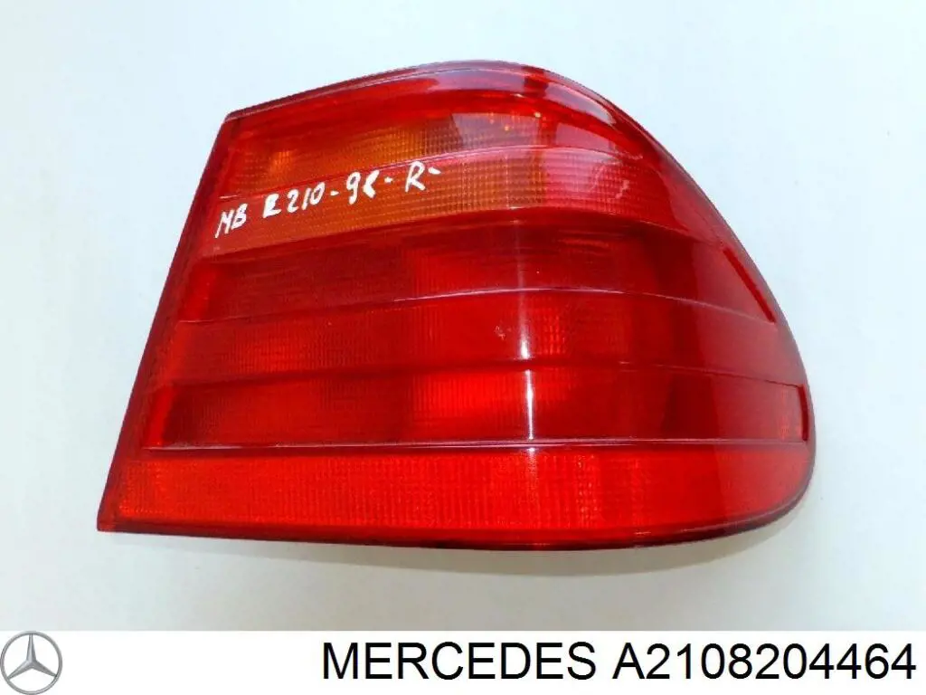 Lampa zespolona tylna prawa zewnętrzna Mercedes A2108204464 cena, od 57,89 USD