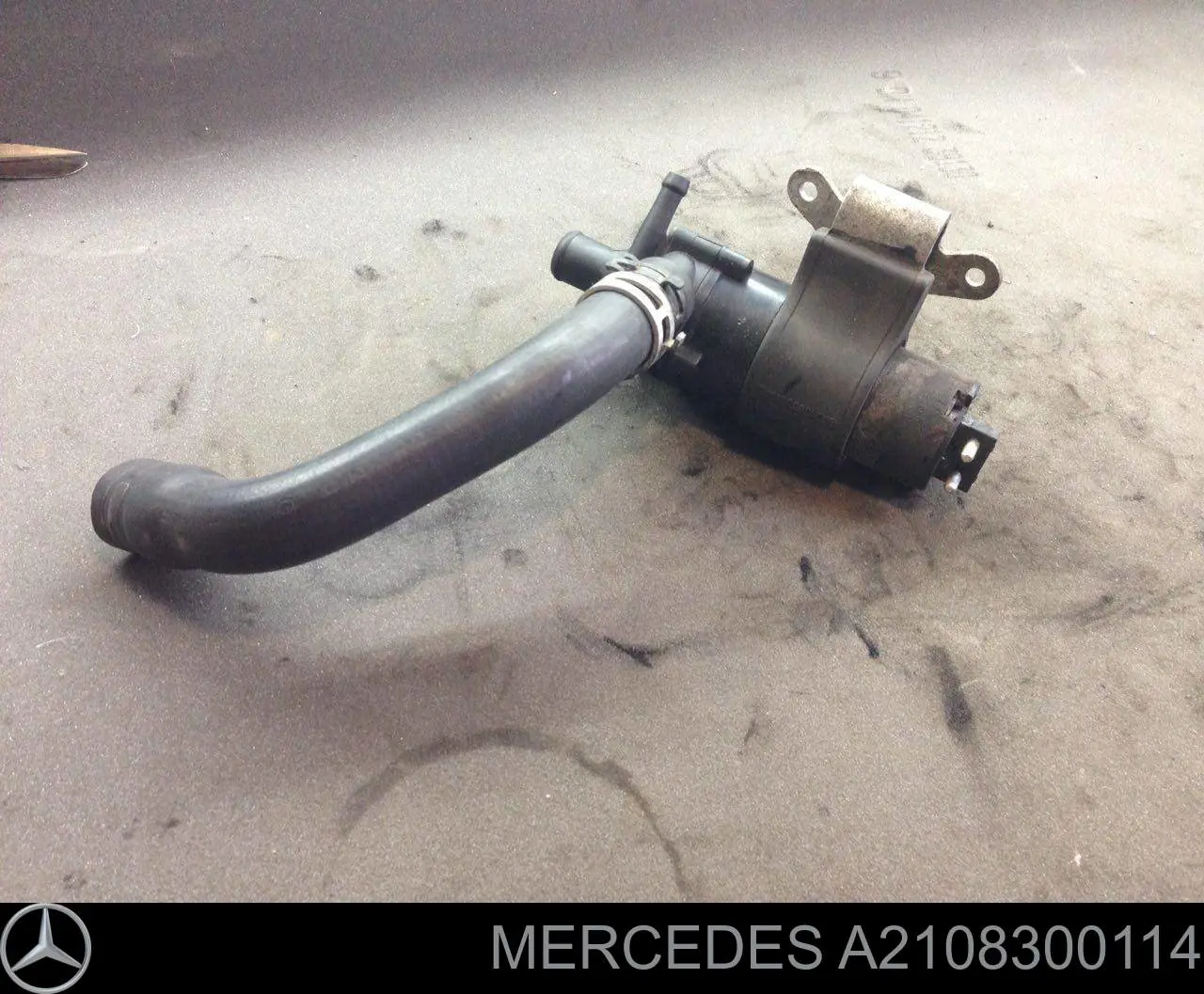 A2108300114 Mercedes Zacisk rurki hamulcowej
