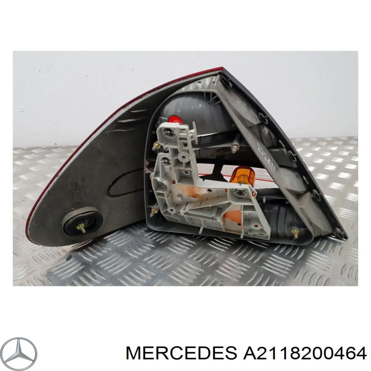 A2118200464 Mercedes Lampa zespolona tylna prawa