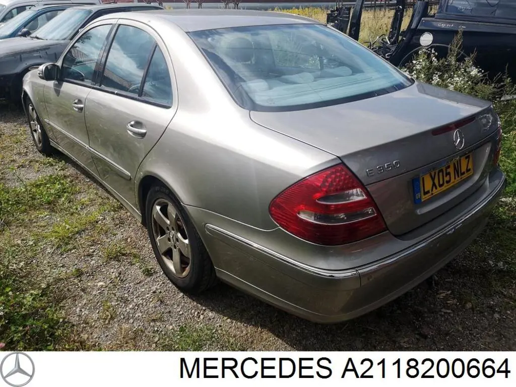 Lampa zespolona tylna prawa Mercedes A2118200664 cena, od 187,28 USD