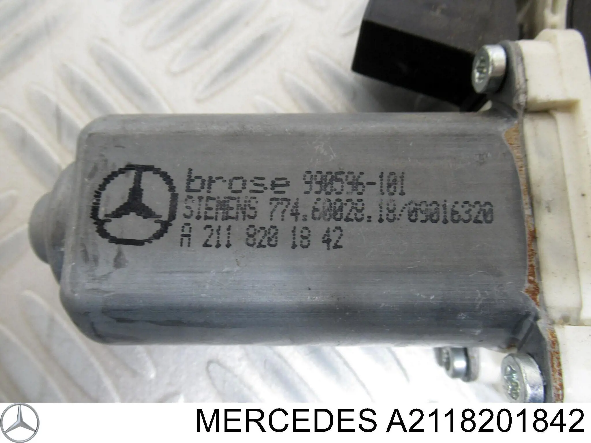 Silniczek podnośnika szyby drzwi przednich prawych Mercedes A2118201842 cena, od 40,86 USD