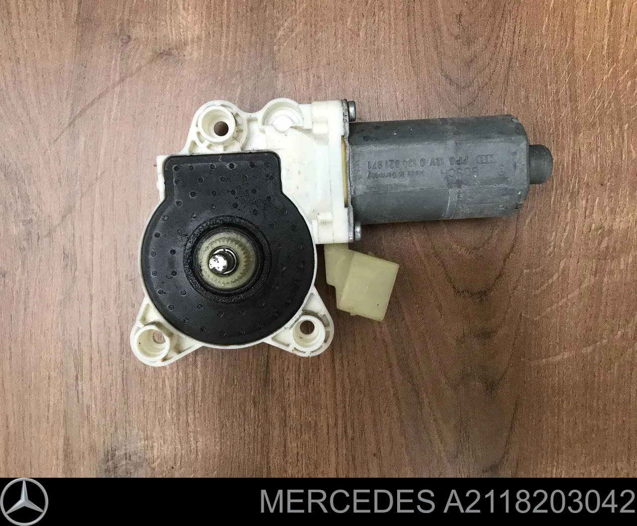 Silniczek podnośnika szyby drzwi przednich prawych Mercedes A2118203042 cena, od 40,86 USD