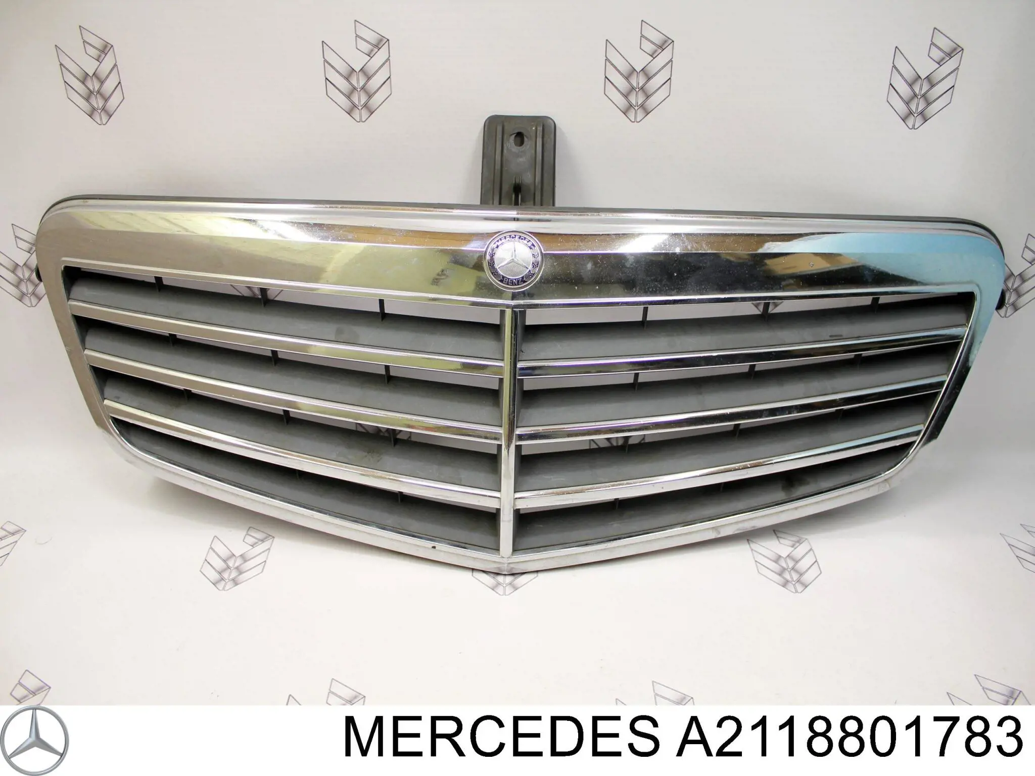 Atrapa chłodnicy Mercedes A2118801783 cena, od 129,54 USD