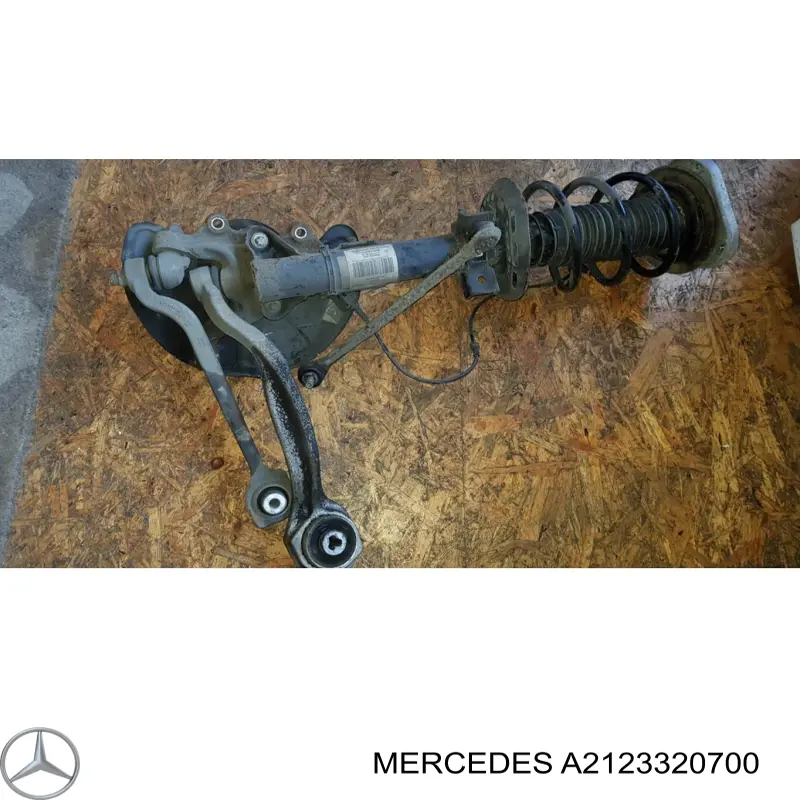 A2123320700 Mercedes Czop (zwrotnica) przedni lewy