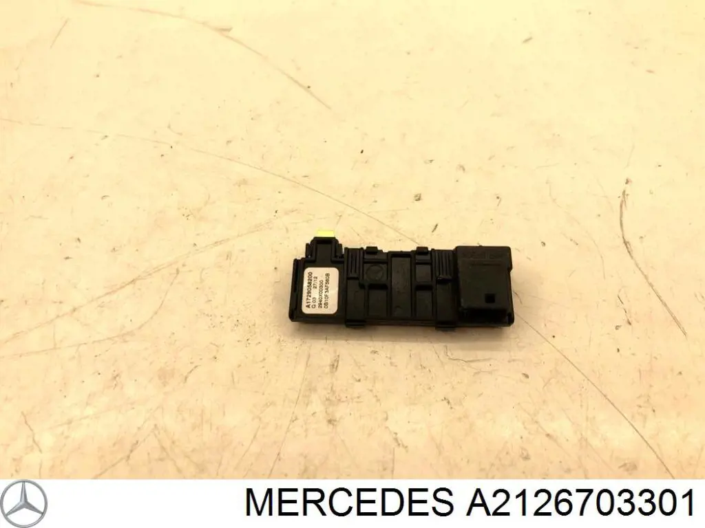 Szyba przednia Mercedes A2126703301 cena, od 21,54 USD