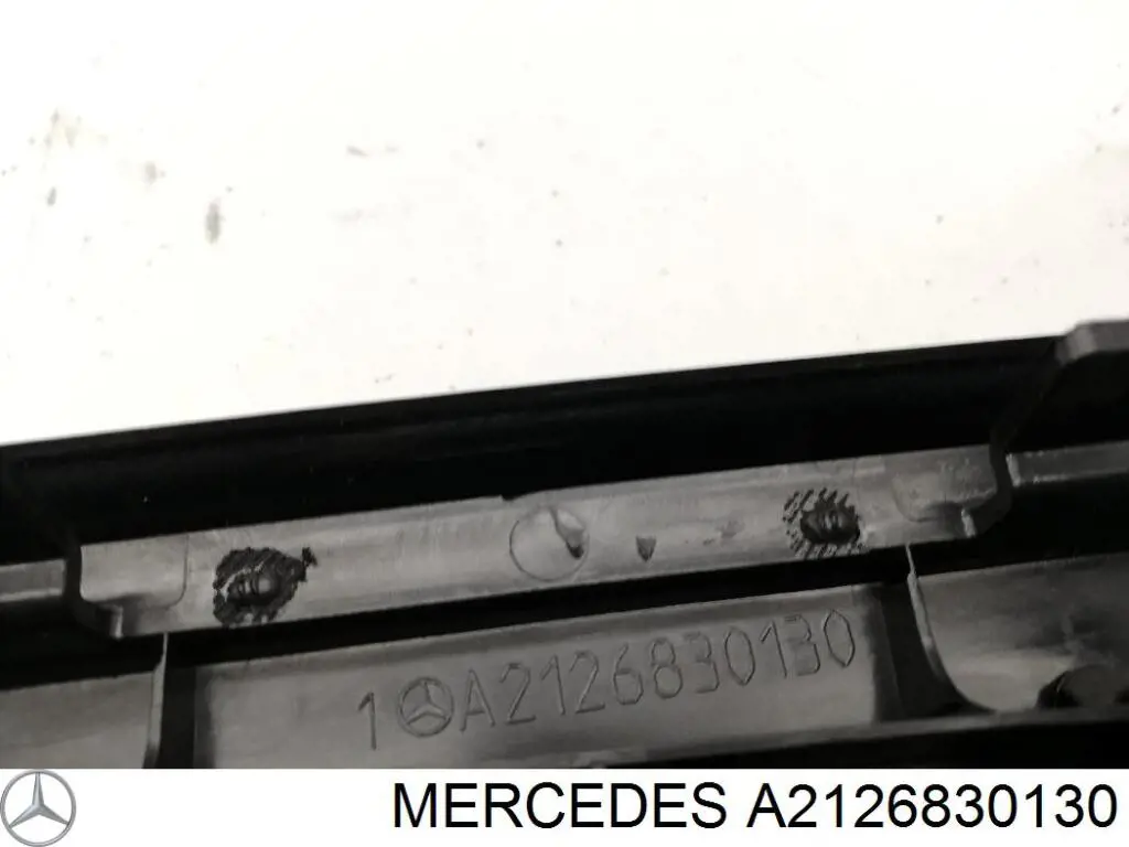 Lampa stop tylna dodatkowa do Mercedes E  W212
