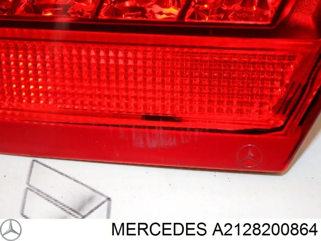 Lampa zespolona tylna prawa wewnętrzna Mercedes A2128200864 cena, od 110,67 USD