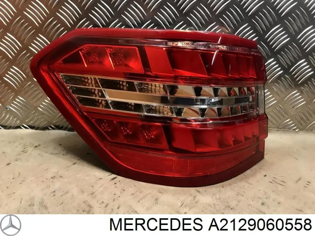 A2129060558 Mercedes Lampa zespolona tylna lewa zewnętrzna