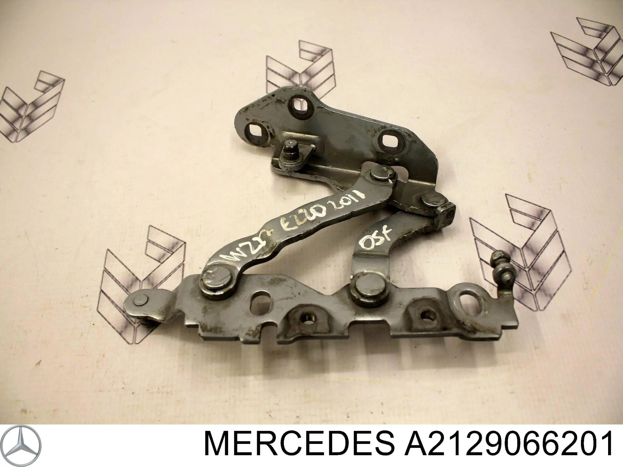 Pirotechniczny zaczep zawiasu maski Mercedes A2129066201 cena, od 81,72 USD