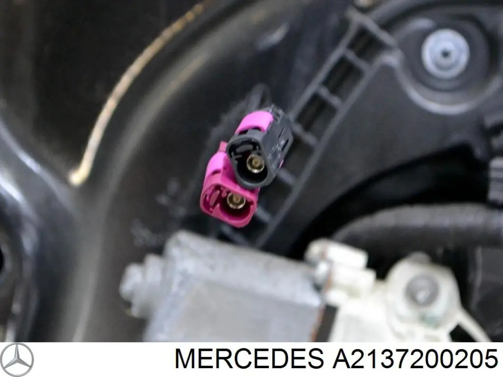 Drzwi przednie prawe Mercedes A2137200205 cena, od 795,47 USD