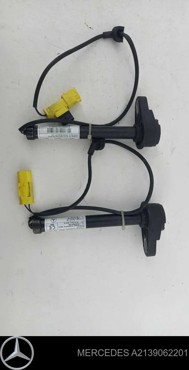 Pirotechniczny zaczep zawiasu maski Mercedes A2139062201 cena, od 58,28 USD