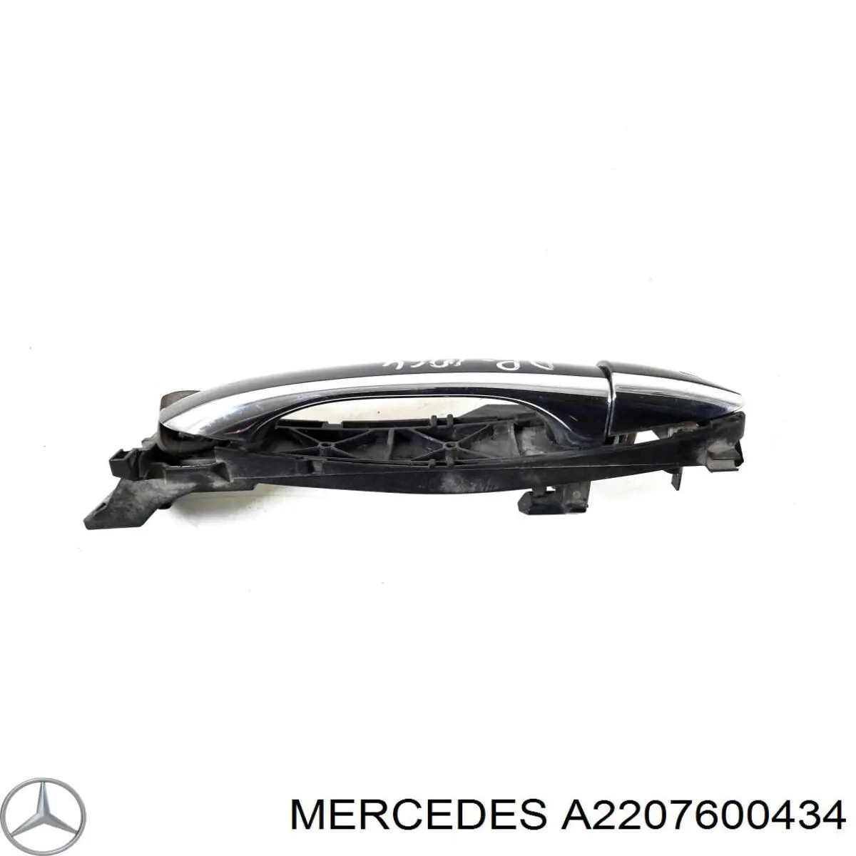 Pałąk zewnętrznej klamki drzwi przednich prawej Mercedes A2207600434 cena, od 52,78 USD