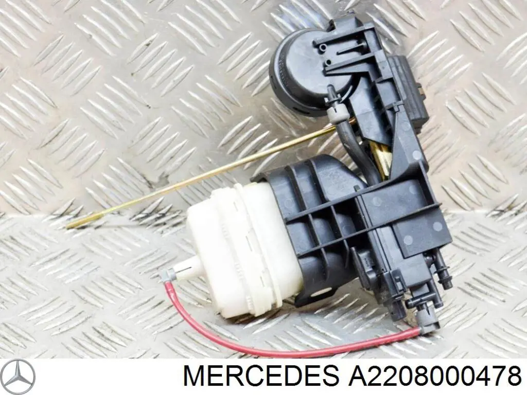 Zamek klapy bagażnika (3/5 drzwi tylnych) Mercedes 2207500584 cena, od 158,48 USD