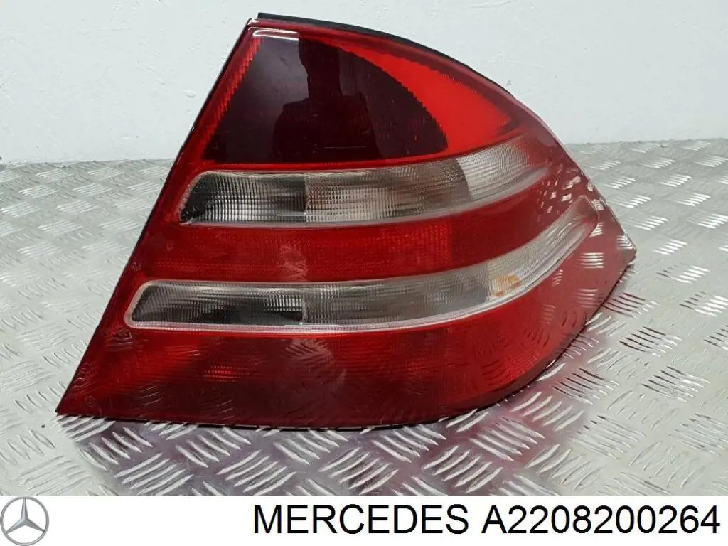 A2208200264 Mercedes Lampa zespolona tylna prawa