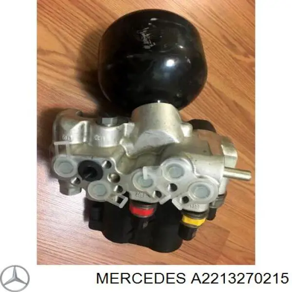 Do koszyka A2213270215 Mercedes Akumulator hydrauliczny amortyzatorów przedni