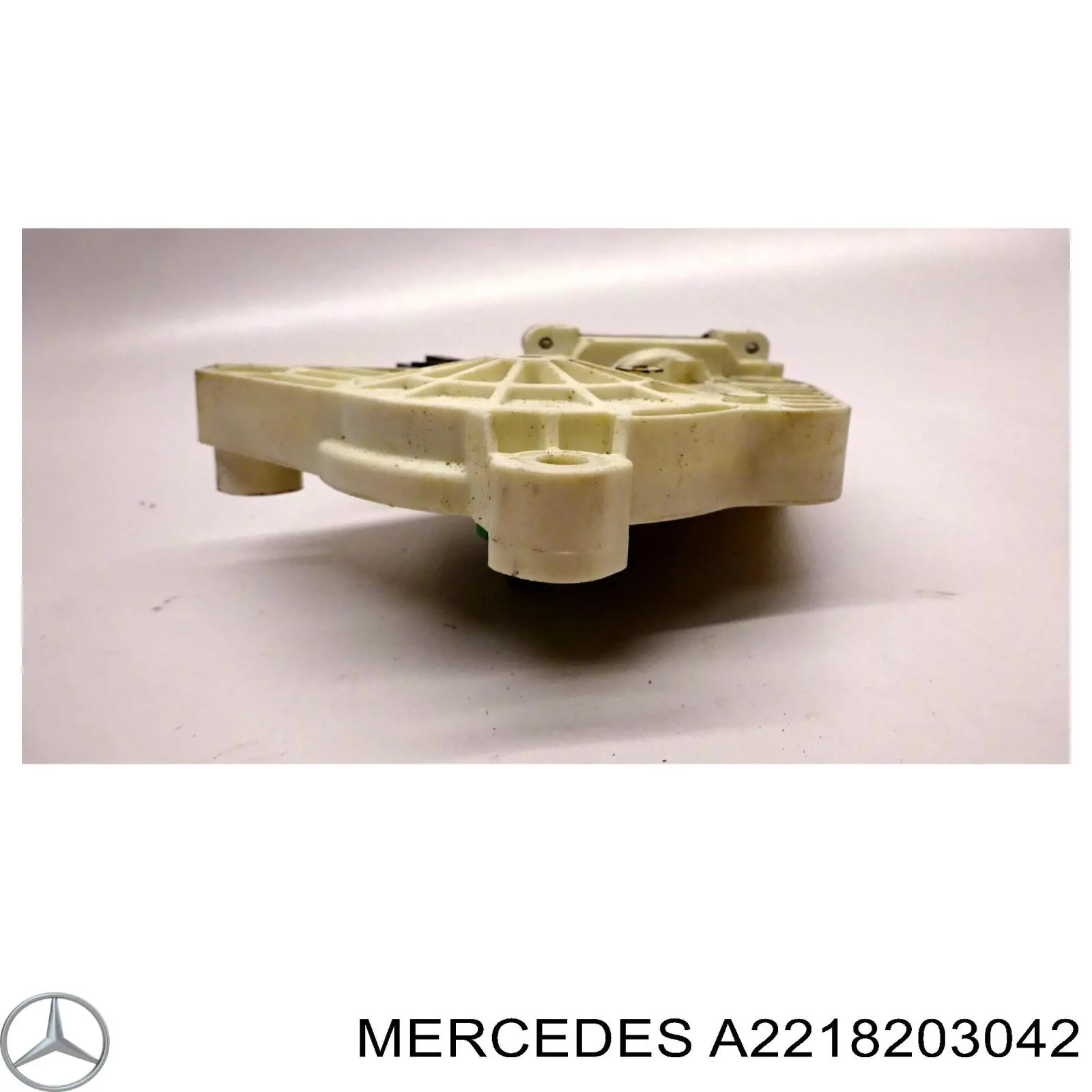 Silniczek podnnośnika szyby drzwi tylnych prawych Mercedes A2218203042 cena, od 66,40 USD